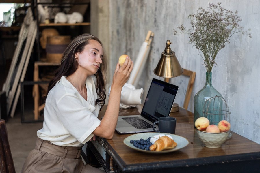 a woman thinking about using AI for her business